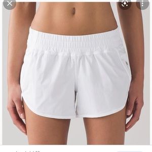 Lululemon Tracker Shorts size 6, white